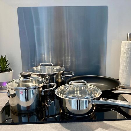 Living At Saarpartments - Adultsonly - Business & Holiday Homes With Kitchen For Long- And Short Term Stay, 3 Min To St Johanner Markt And Points Of Interest Saarbrücken Exterior foto